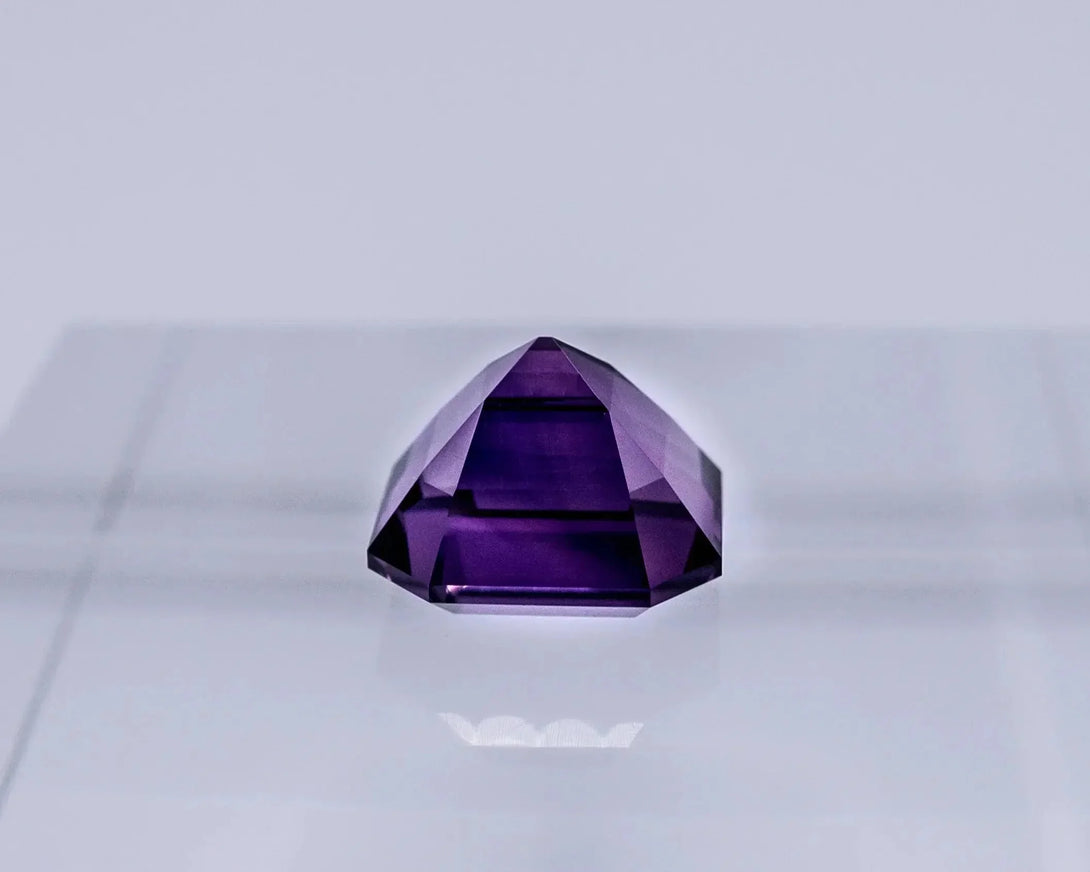 "8.63 ct Royal Amethyst — Kitui, Kenya - LUVICI GEMS INTERNATIONAL"