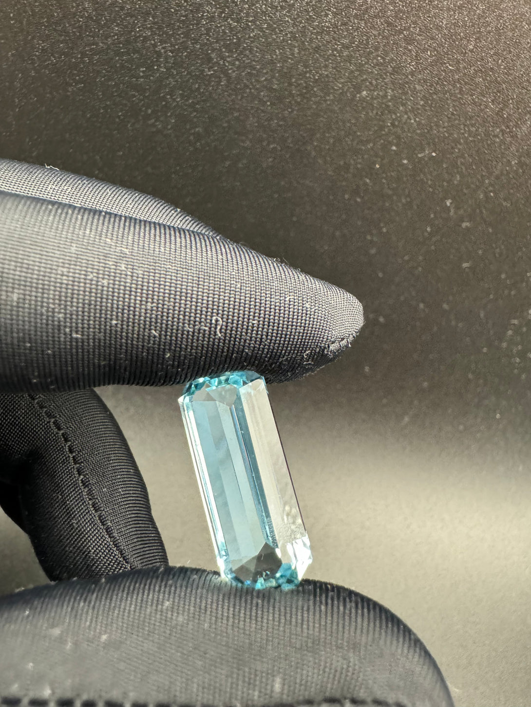 SKY BLU AQUAMRINE 11.4CT | THE MAJESTIC GLACIAL MUSE LA MAISON | THE OFFICIAL LUVICI STORE