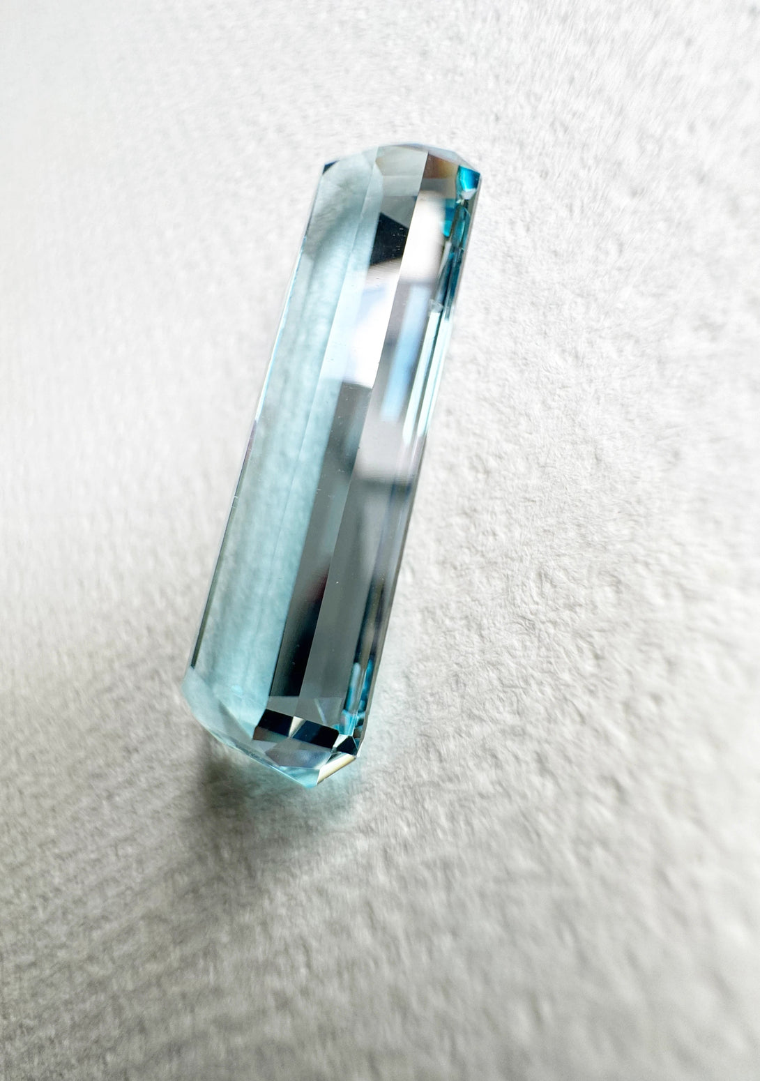 Majestic Sky-Blue Aquamarine | Emerald Silhouette 16.43 ct - LUVICI GEMS INTERNATIONAL
