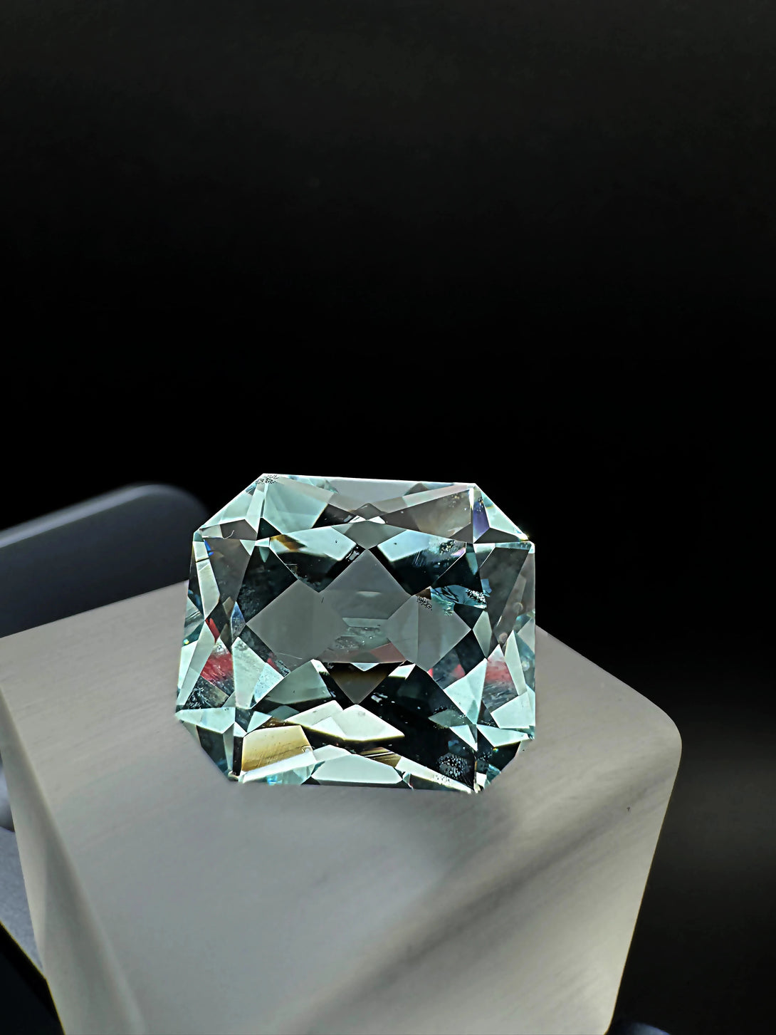 Radiant aquamrine LA MAISON | THE OFFICIAL LUVICI STORE