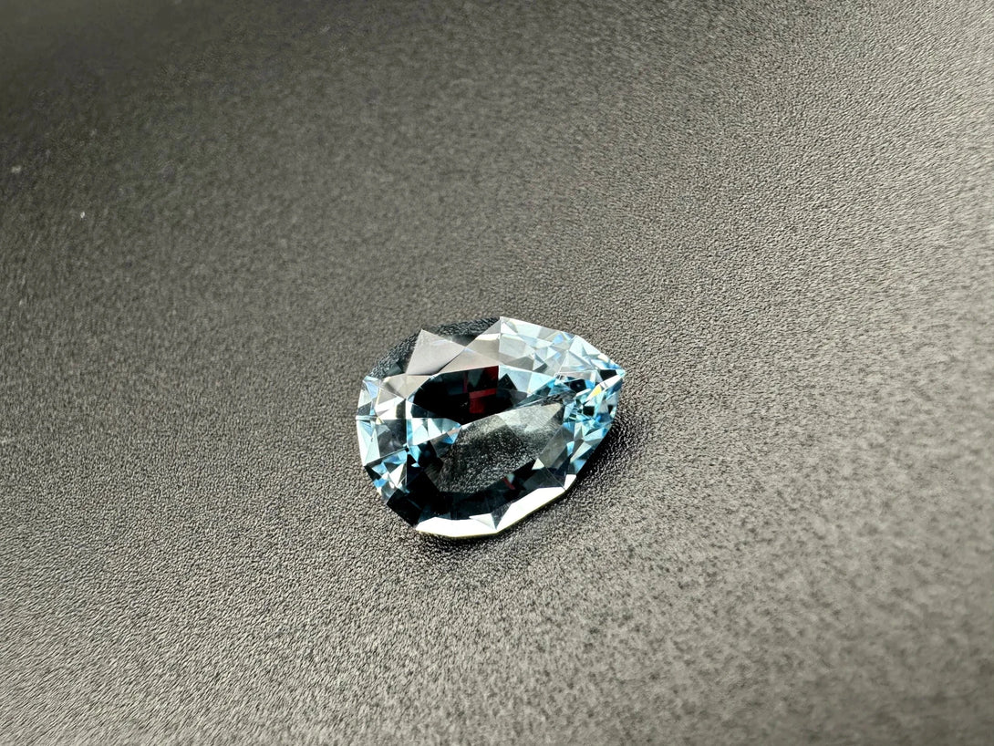 Fancy Pear Aquamarine 7.08ct | Mermaids Tear LA MAISON | THE OFFICIAL LUVICI STORE