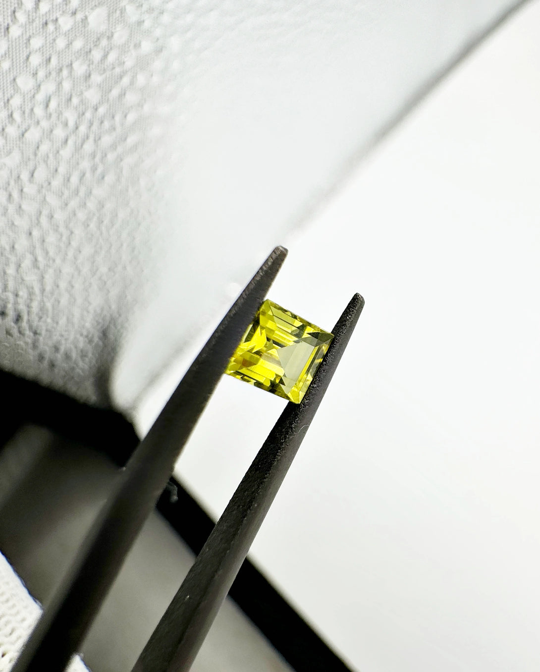 The Canary |Yellow Baguette Sapphire 0.85ct - LUVICI GEMS INTERNATIONAL