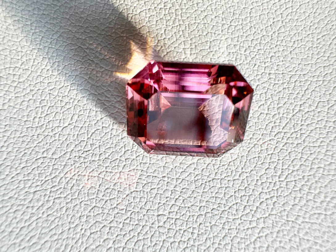 PINK TOURMALINE 5.21ct | MAJESTIC HALL OF MIRRORS - LUVICI GEMS INTERNATIONAL