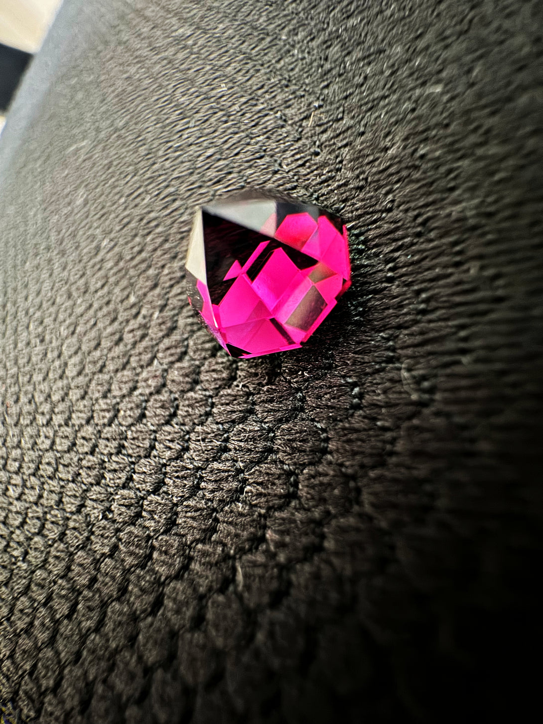 Octagon Rhodolite Garnet | 5.11 ct Malawi Garnet - LUVICI GEMS INTERNATIONAL