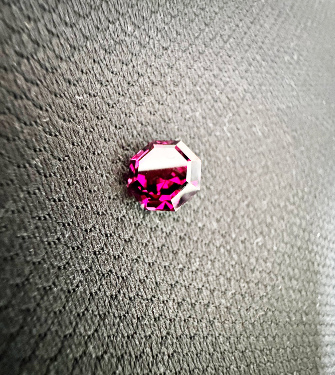 Octagon Rhodolite Garnet | 5.11 ct Malawi Garnet - LUVICI GEMS INTERNATIONAL