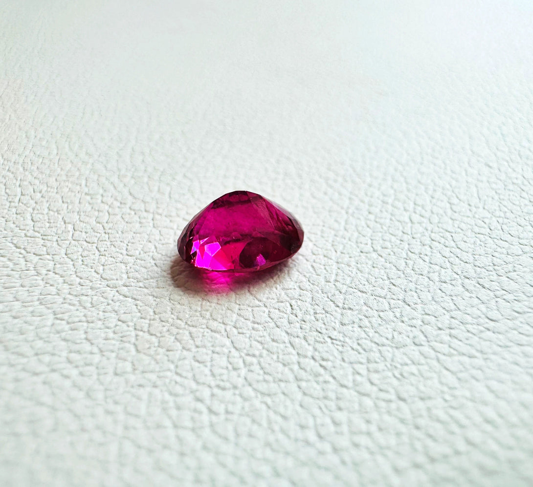 Le Feu Sauvage | Mozambique 1.1 ct Ruby | Symphonie d’Afrique - LUVICI GEMS INTERNATIONAL