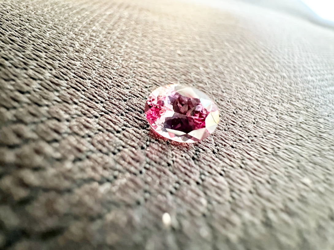 The Mystique Gem | 1.27 ct Color Change Garnet - LUVICI GEMS INTERNATIONAL