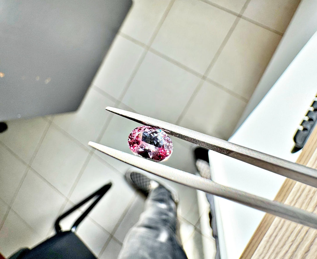 The Mystique Gem | 1.27 ct Color Change Garnet - LUVICI GEMS INTERNATIONAL