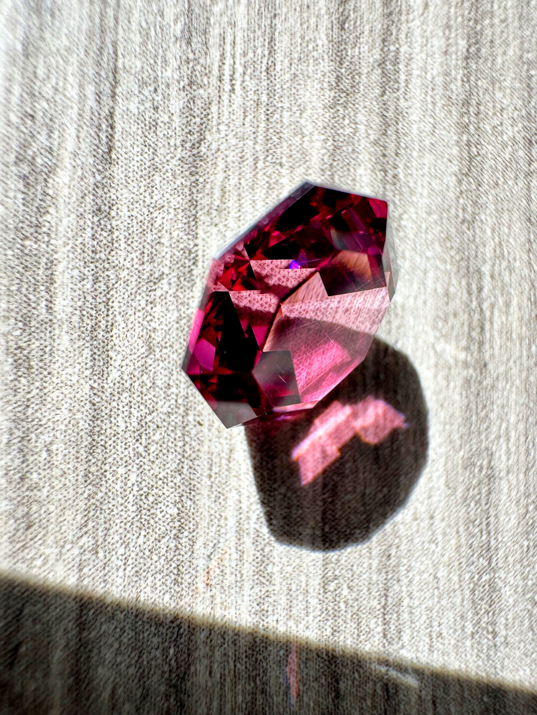 2.90 ct Tanga Octagon Rhodolite | A Tanzanian Luminescence - LUVICI GEMS INTERNATIONAL