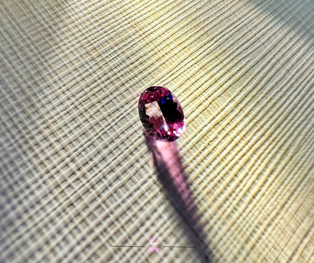 The Mystique Gem | 1.27 ct Color Change Garnet - LUVICI GEMS INTERNATIONAL