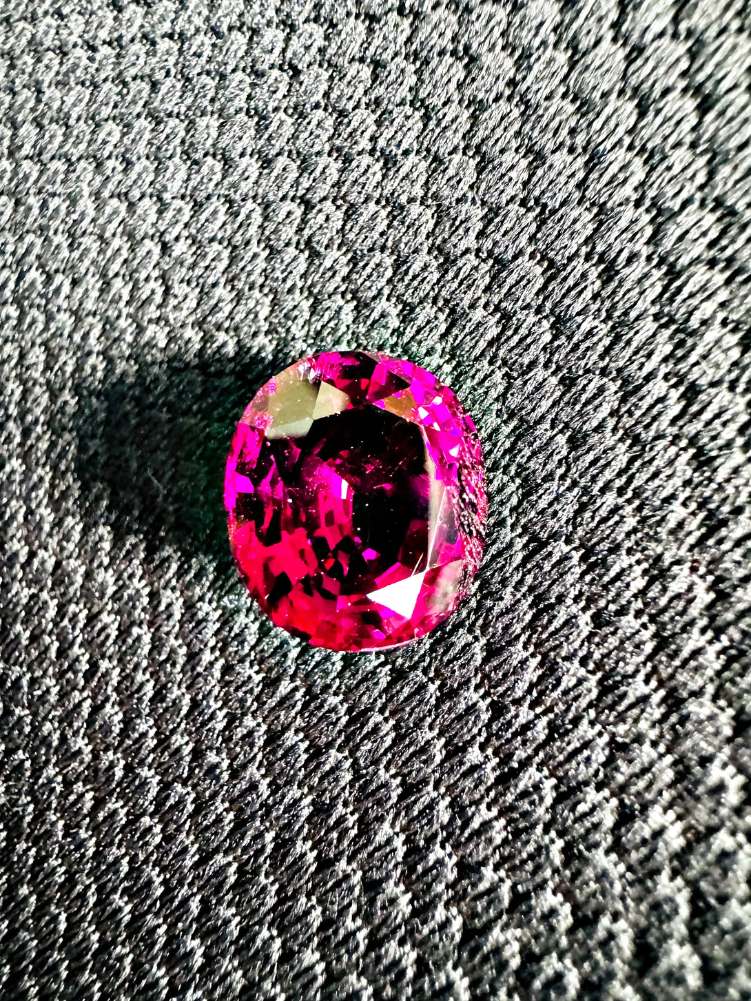 8.03ct Legacy Magenta Rhodolite Garnet | Kangala Origin - LUVICI GEMS INTERNATIONAL