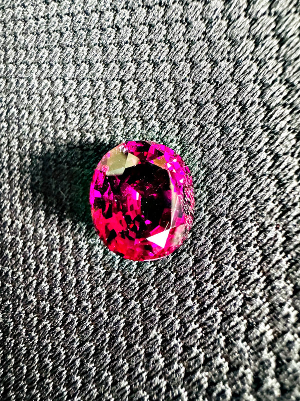 8.03ct Legacy Magenta Rhodolite Garnet | Kangala Origin - LUVICI GEMS INTERNATIONAL