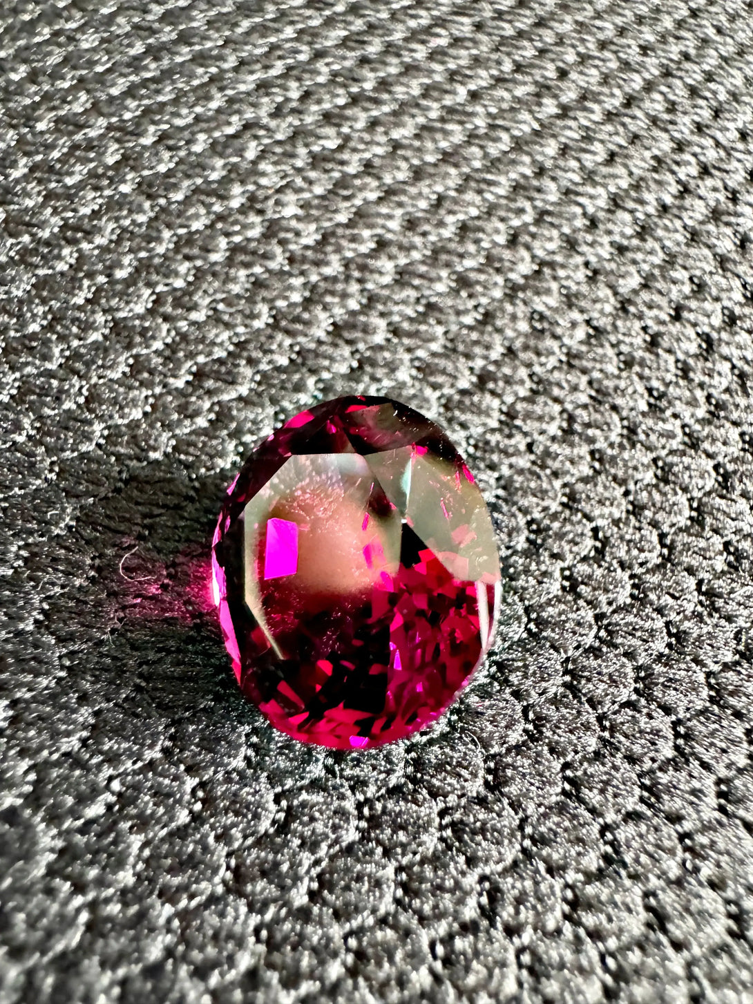 8.03ct Legacy Magenta Rhodolite Garnet | Kangala Origin - LUVICI GEMS INTERNATIONAL