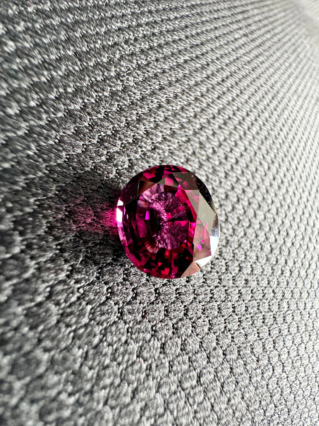 8.03ct Legacy Magenta Rhodolite Garnet | Kangala Origin - LUVICI GEMS INTERNATIONAL