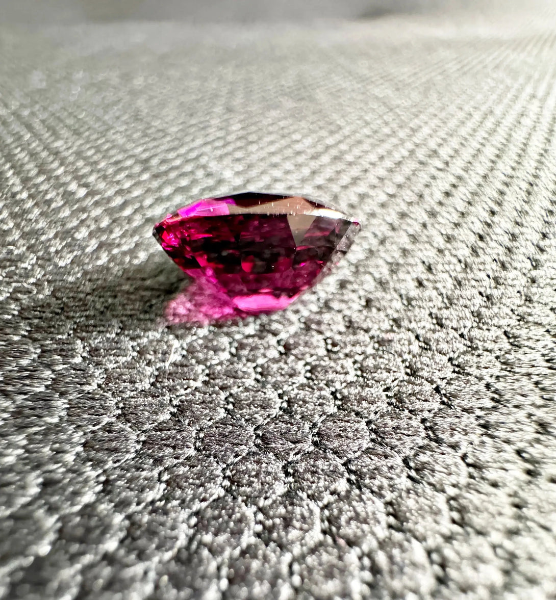 8.03ct Legacy Magenta Rhodolite Garnet | Kangala Origin - LUVICI GEMS INTERNATIONAL