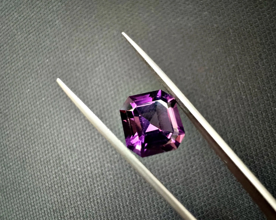 8.63 ct Royal Amethyst — Kitui, Kenya - LUVICI GEMS INTERNATIONAL
