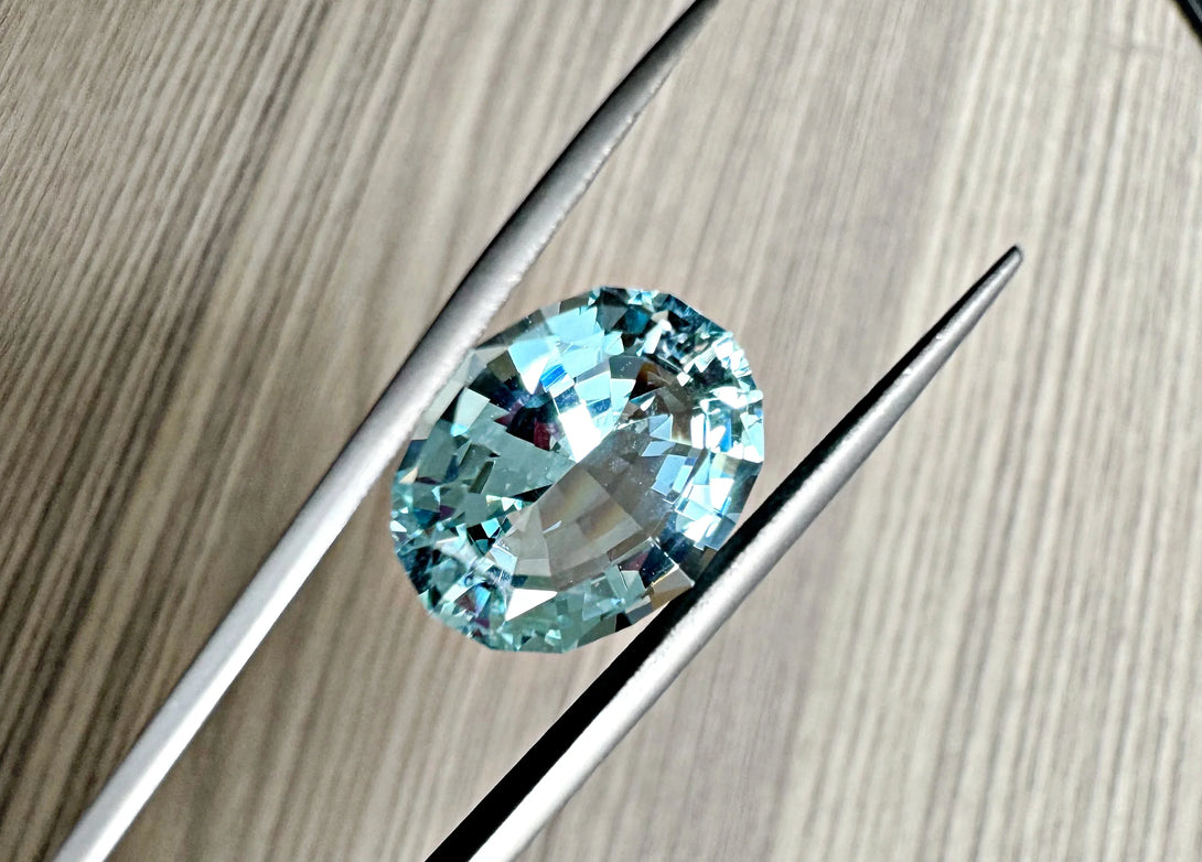 8.44ct Fancy Oval Sky Blue Aquamarine -Aqua Bliss - LUVICI GEMS INTERNATIONAL