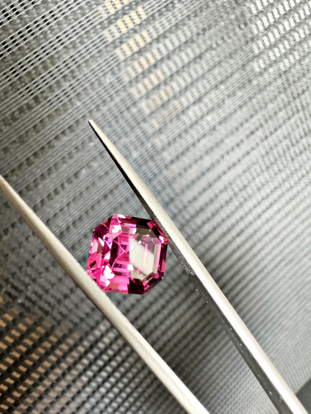4.87 ct Tanga Rhodolite Garnet | The Velvet Mirage - LUVICI GEMS INTERNATIONAL