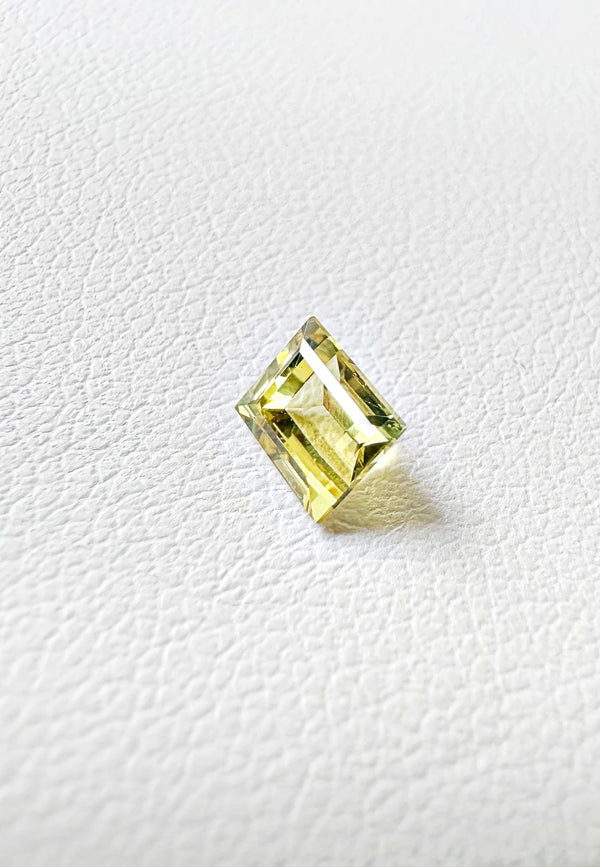 The Canary |Yellow Baguette Sapphire 0.85ct - LUVICI GEMS INTERNATIONAL