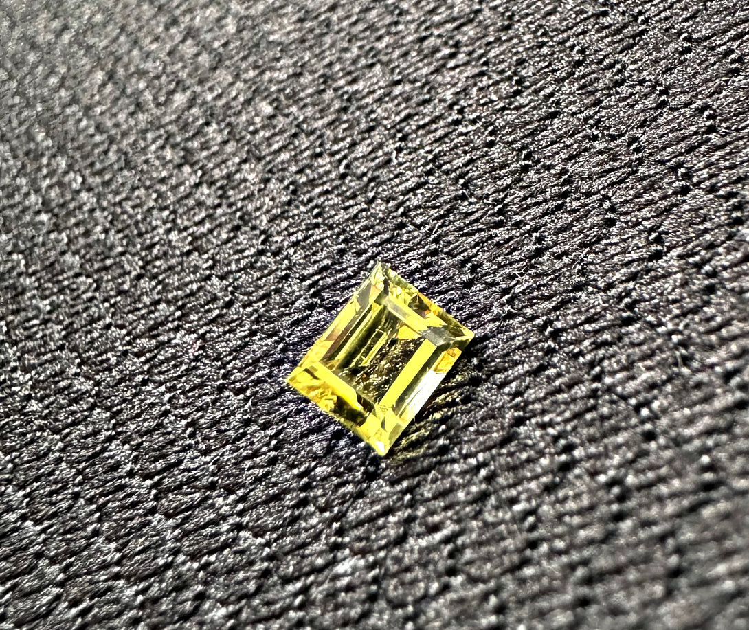 The Canary |Yellow Baguette Sapphire 0.85ct - LUVICI GEMS INTERNATIONAL