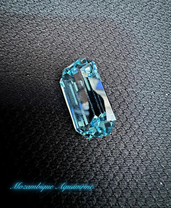 Sky Blue Azuréen Aquamarine 20.93ct | An ode to the mines of Nampula - LUVICI GEMS INTERNATIONAL