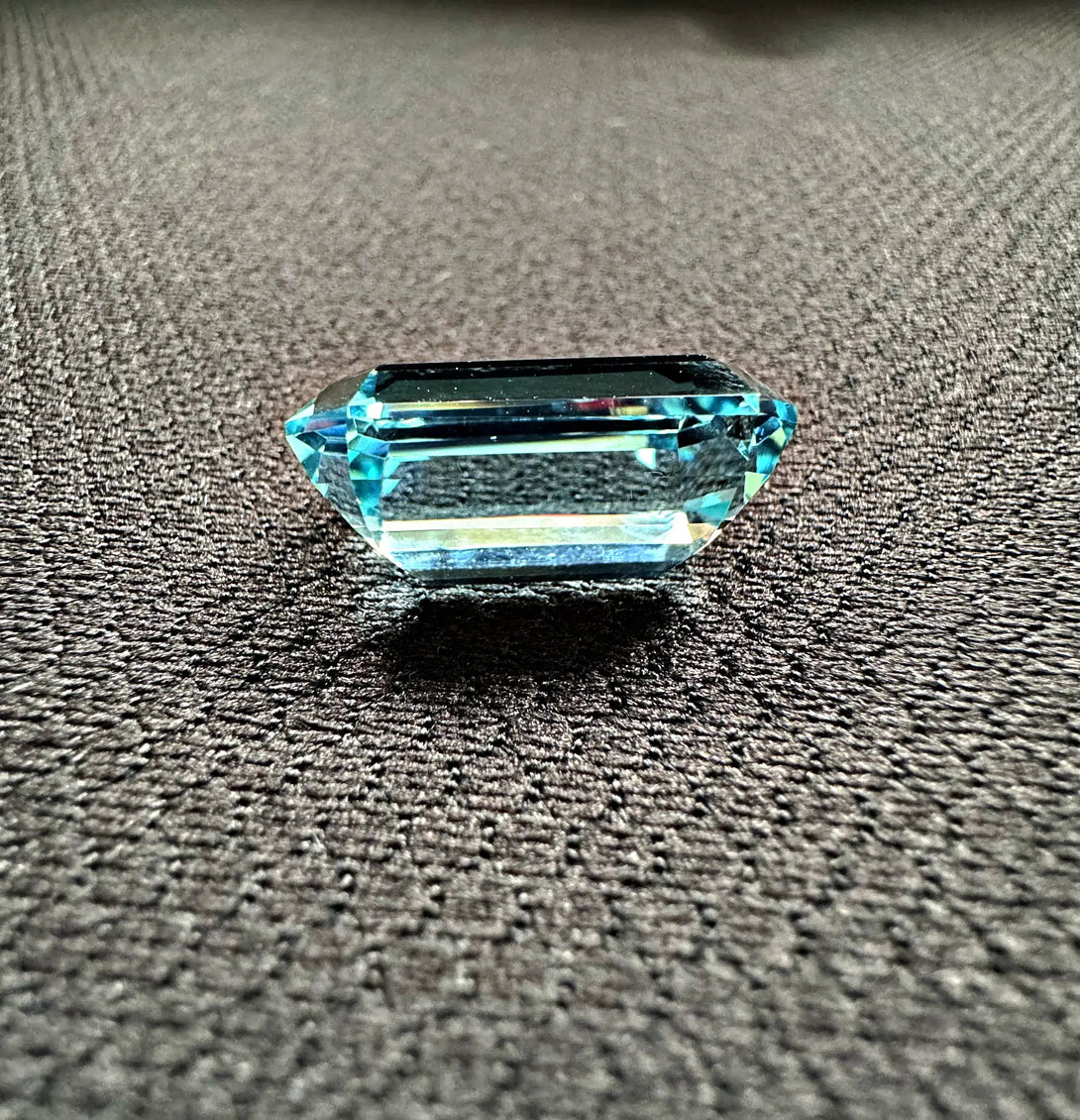 Sky Blue Azuréen Aquamarine 20.93ct | An ode to the mines of Nampula - LUVICI GEMS INTERNATIONAL