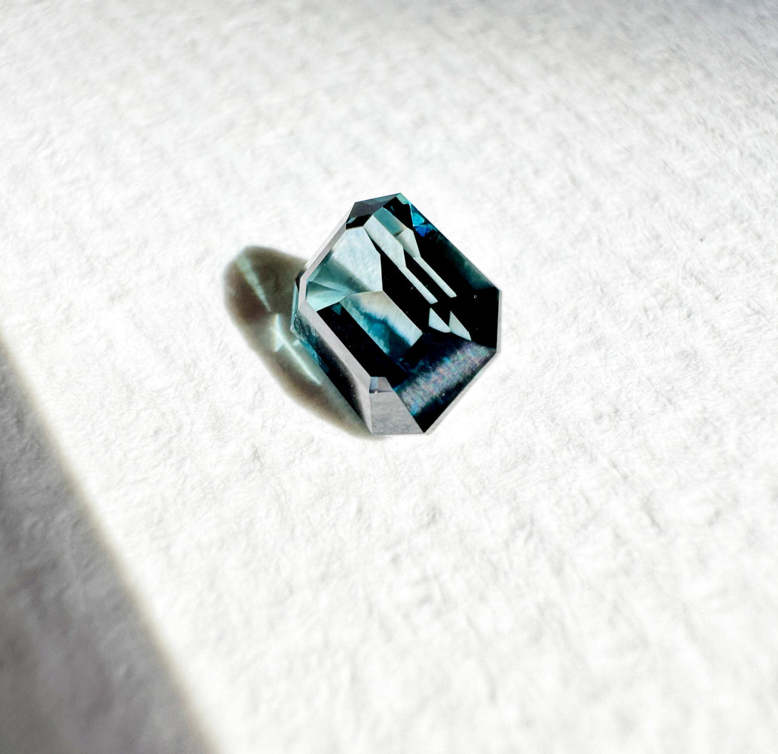 The Peacock Blue Muse | 1.27 carat Peacock Blue Sapphire - LUVICI GEMS INTERNATIONAL