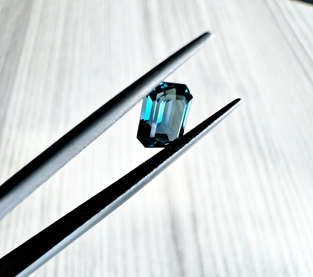 The Peacock Blue Muse | 1.27 carat Peacock Blue Sapphire - LUVICI GEMS INTERNATIONAL