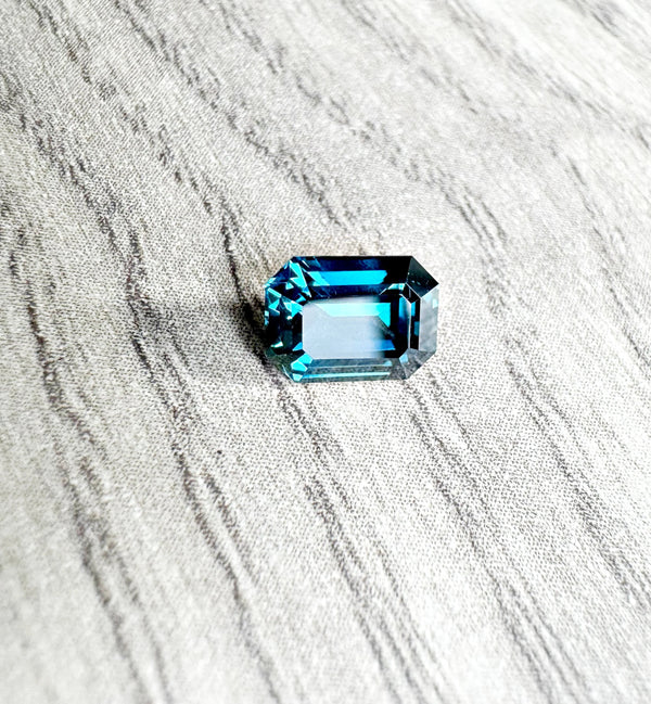 The Peacock Blue Muse | 1.27 carat Peacock Blue Sapphire - LUVICI GEMS INTERNATIONAL