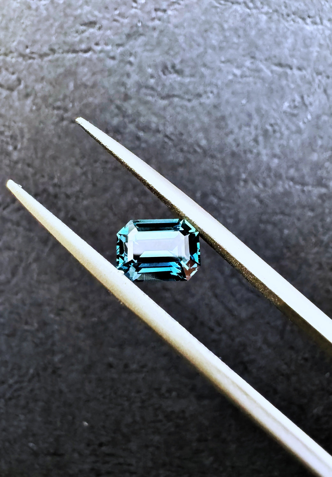 The Peacock Blue Muse | 1.27 carat Peacock Blue Sapphire - LUVICI GEMS INTERNATIONAL