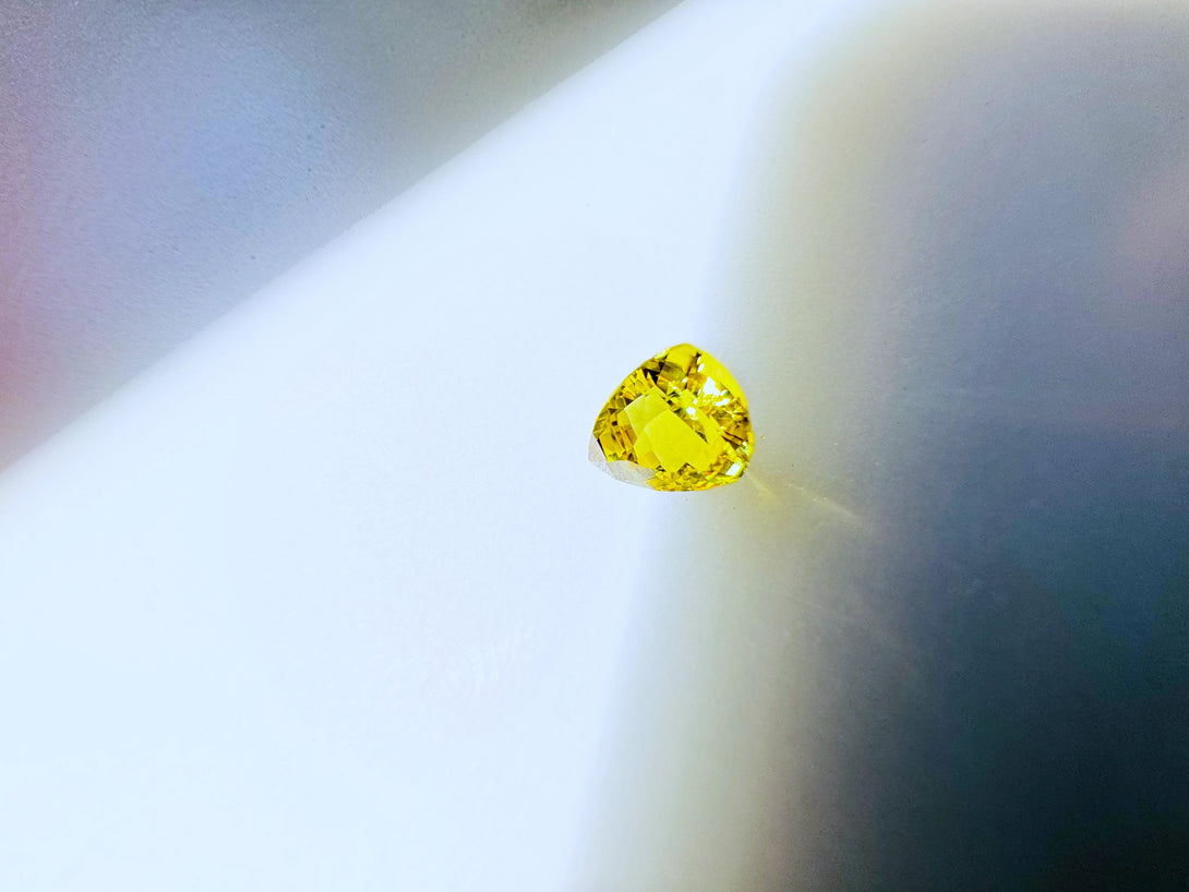 Sun kissed Brilliance | Brilliant Yellow Sapphire 1.16 ct - LUVICI GEMS INTERNATIONAL