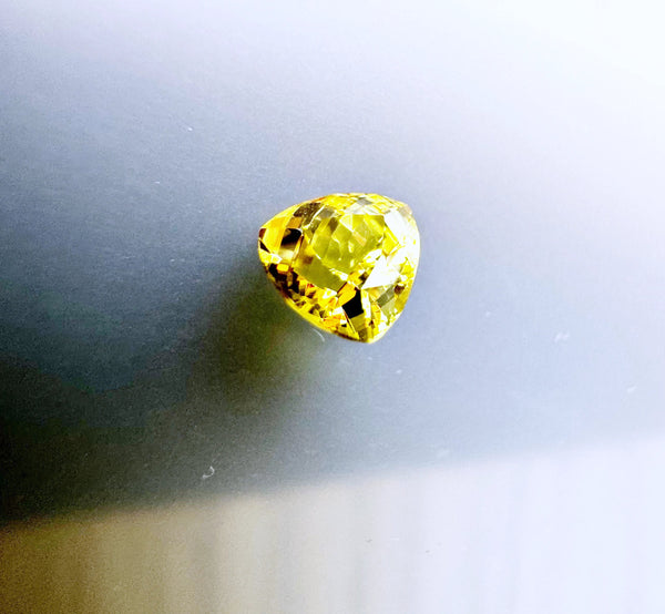 Sun kissed Brilliance | Brilliant Yellow Sapphire 1.16 ct - LUVICI GEMS INTERNATIONAL