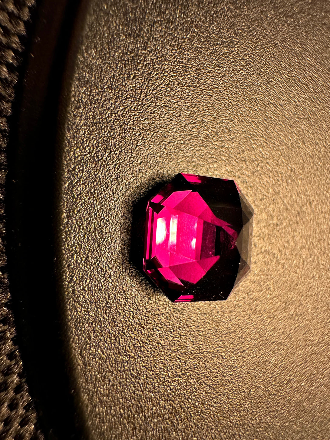 The Ultimate illusionist | Tanzanian Tanga Color Shift Garnet 4.08 ct LUVICI GEMS INTERNATIONAL