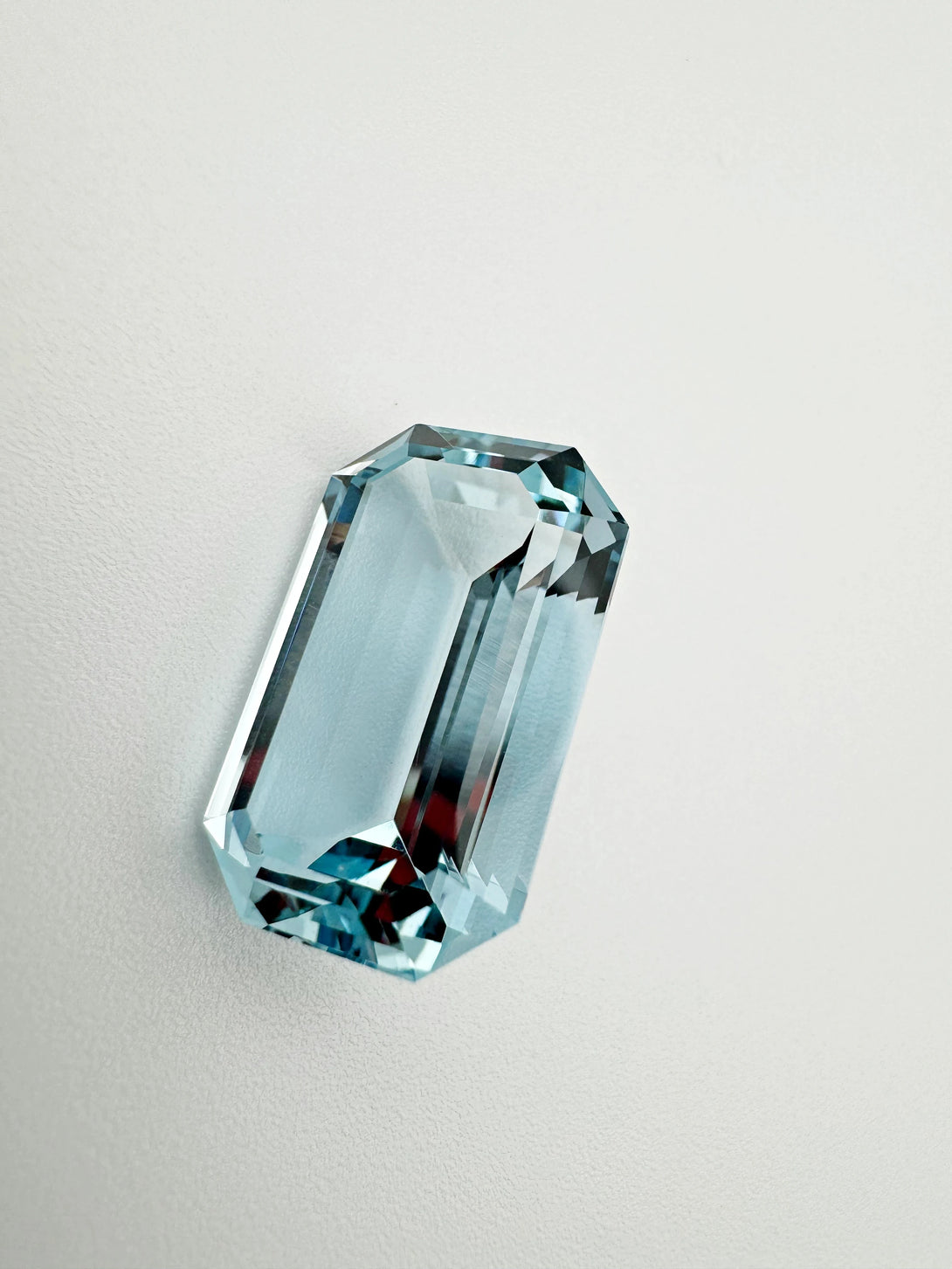Sky Blue Azuréen Aquamarine 20.93ct | An ode to the mines of Nampula LUVICI GEMS INTERNATIONAL