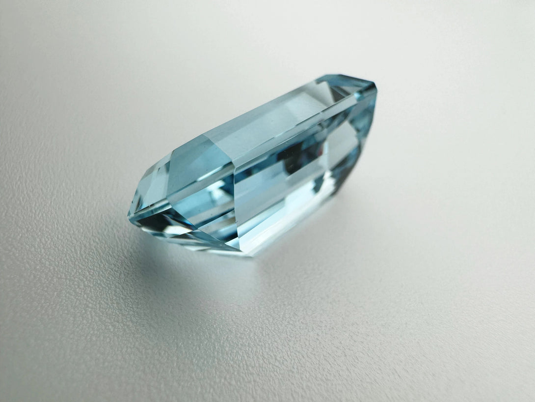 Sky Blue Azuréen Aquamarine 20.93ct | An ode to the mines of Nampula LUVICI GEMS INTERNATIONAL