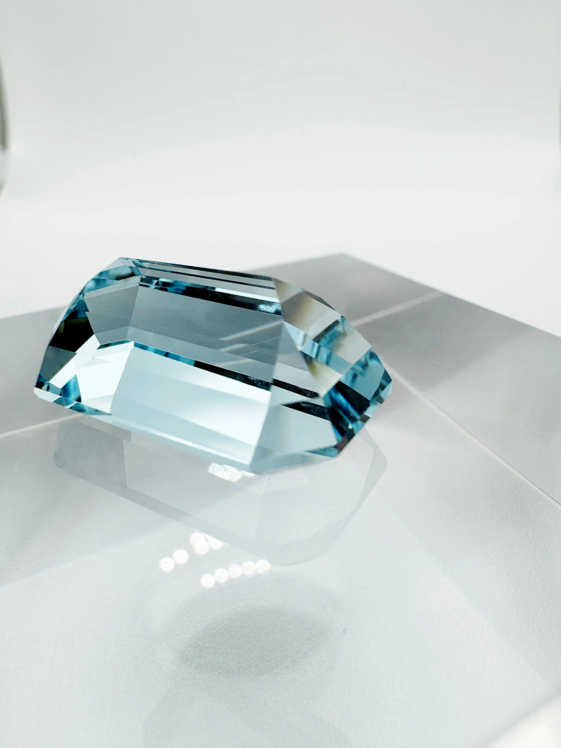 Sky Blue Azuréen Aquamarine 20.93ct | An ode to the mines of Nampula LUVICI GEMS INTERNATIONAL