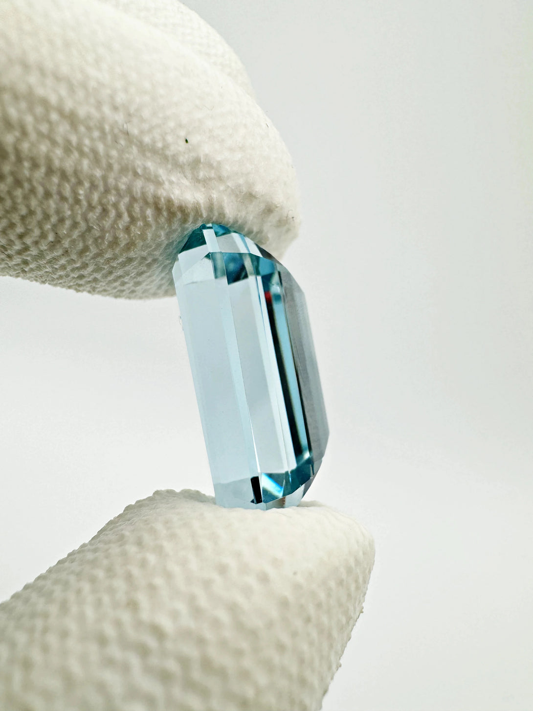 Sky Blue Azuréen Aquamarine 20.93ct | An ode to the mines of Nampula LUVICI GEMS INTERNATIONAL