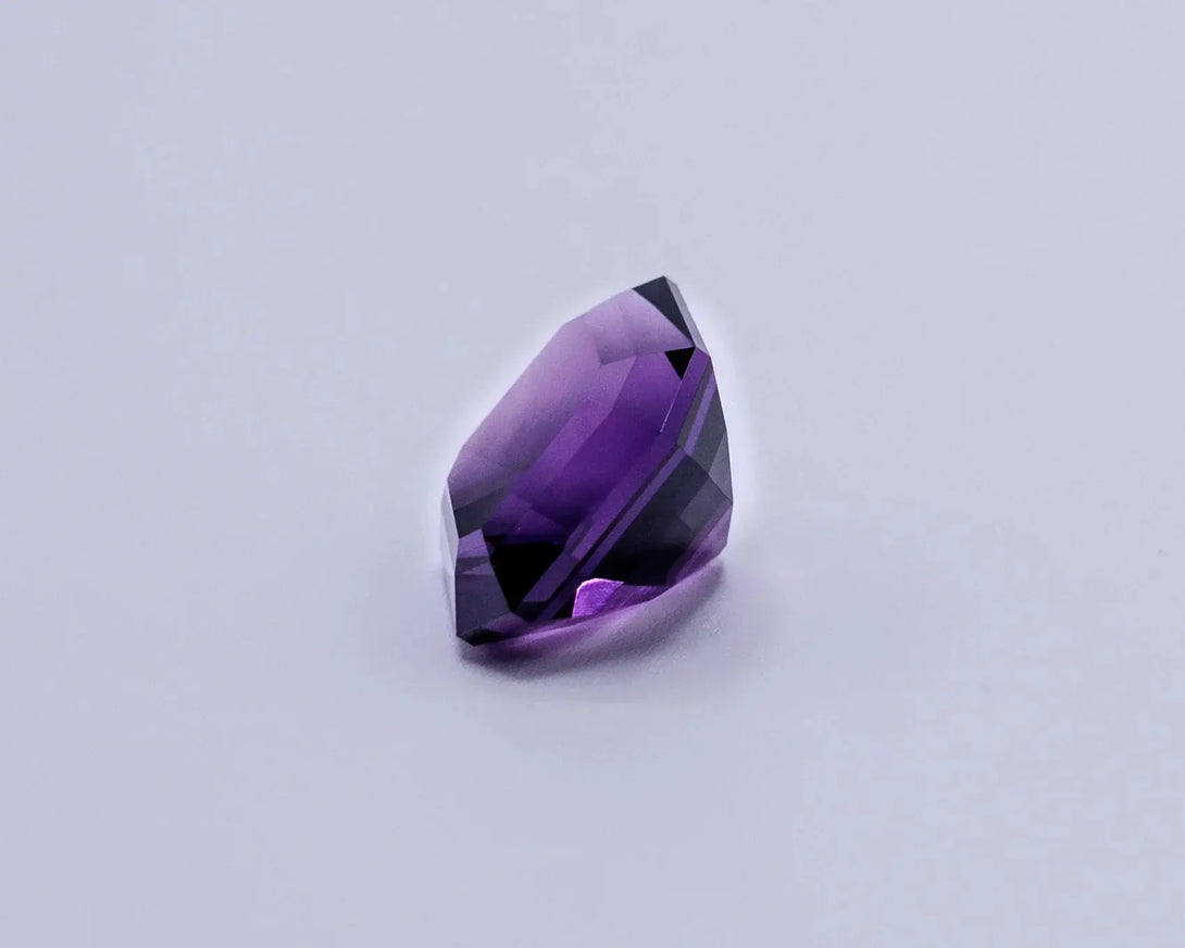 8.63 ct Royal Amethyst — Kitui, Kenya - LUVICI GEMS INTERNATIONAL