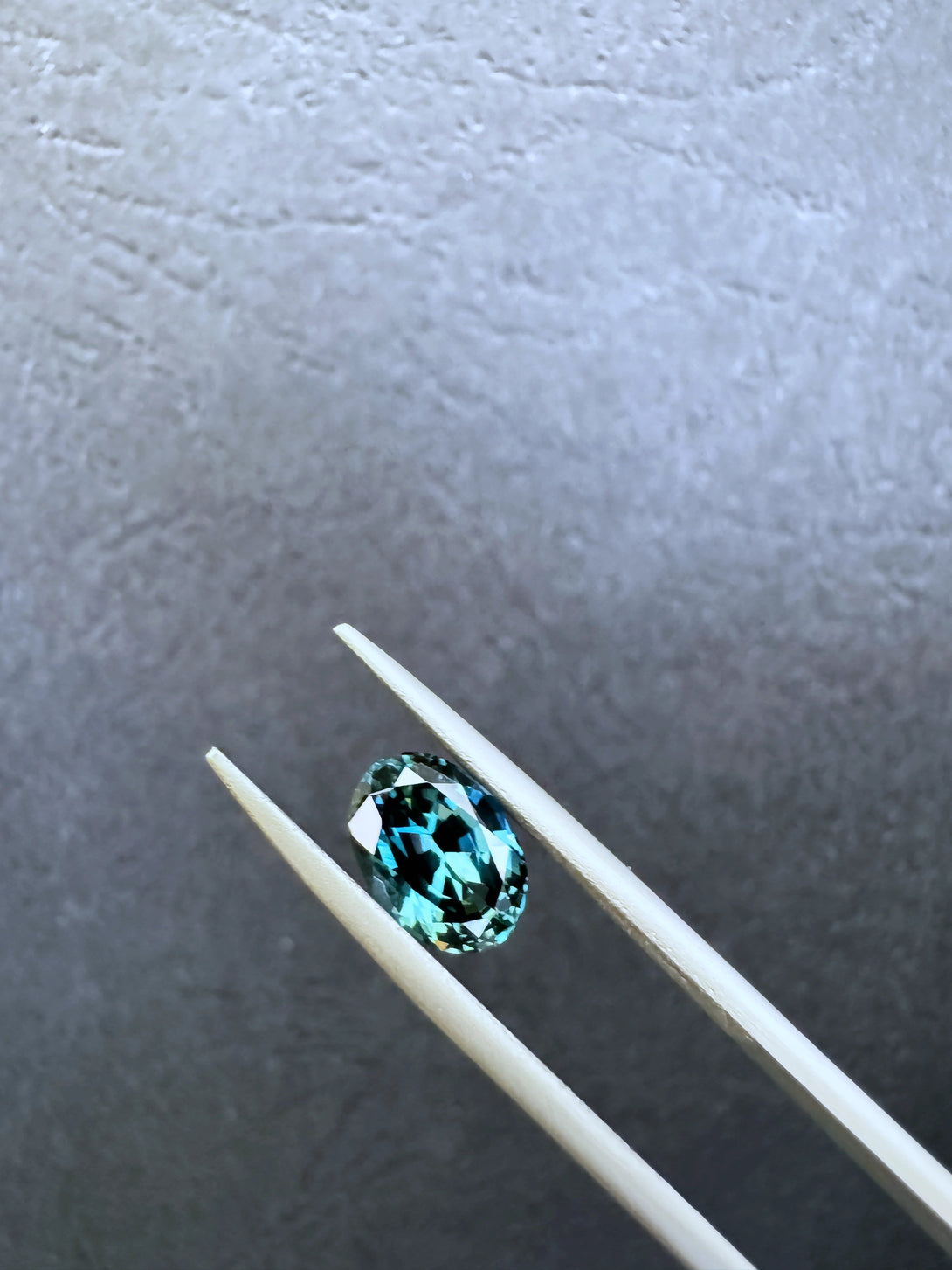 The Peacock Blue Muse | 1.88 carat Blue Sapphire - LUVICI GEMS INTERNATIONAL