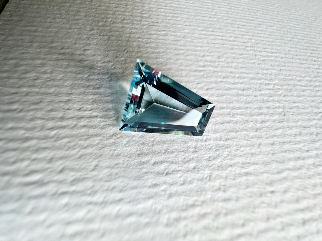 Shield Cut Sky-Blue Aquamarine | 3.6 ct Tapered Baguette - LUVICI GEMS INTERNATIONAL
