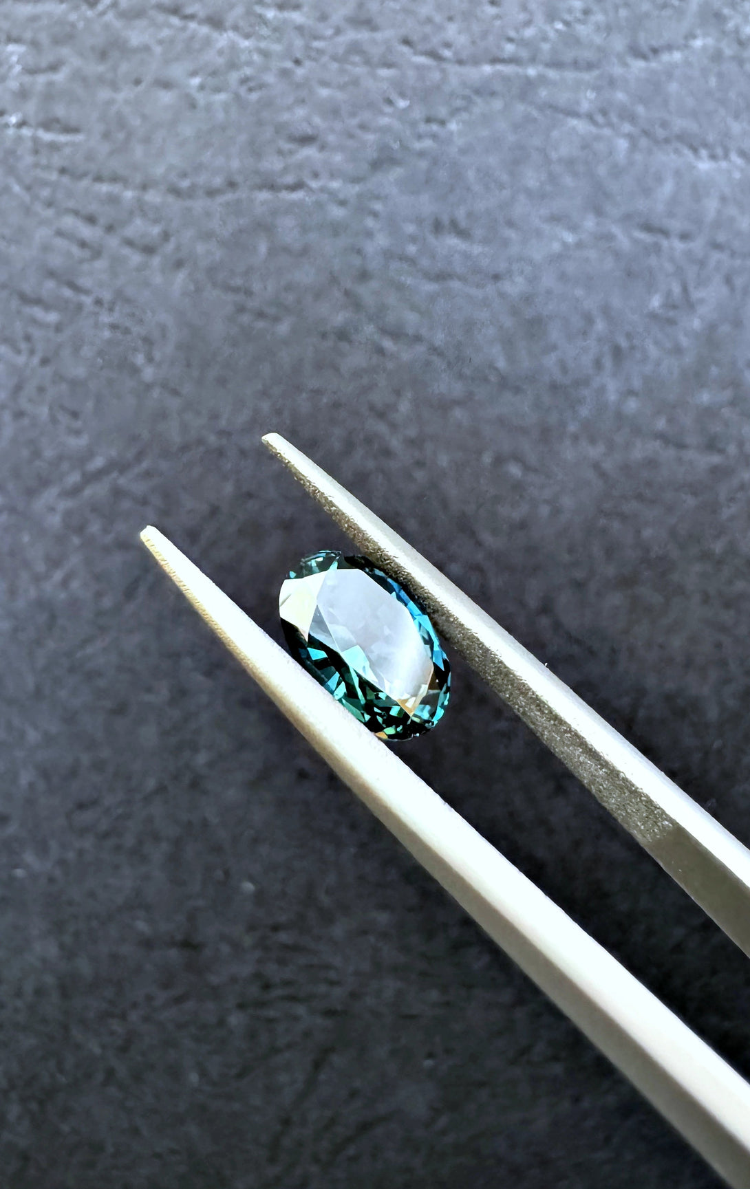 The Peacock Blue Muse | 1.88 carat Blue Sapphire - LUVICI GEMS INTERNATIONAL