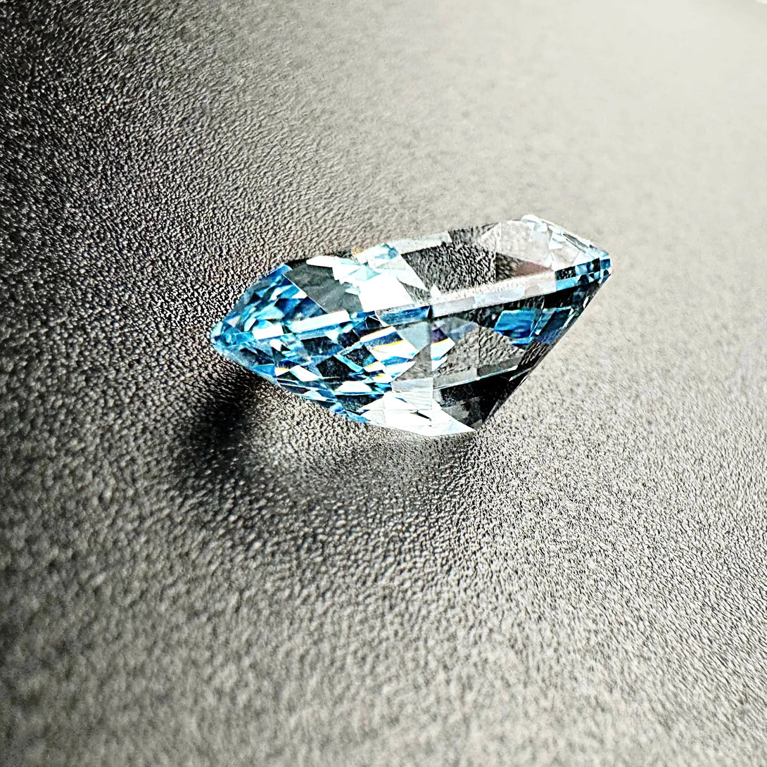 Fancy Pear Aquamarine 7.08ct | Mermaids Tear LA MAISON | THE OFFICIAL LUVICI STORE